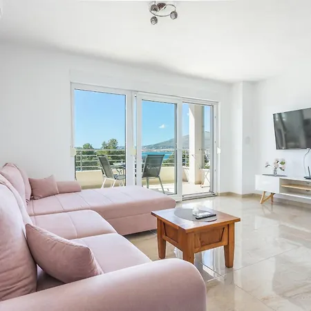 Apartment Family Friendly With A Swimming Pool Okrug Gornji, Ciovo - 21969 Trogir