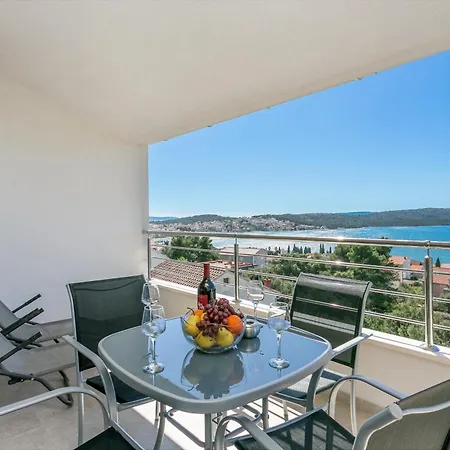 Family Friendly With A Swimming Pool Okrug Gornji, Ciovo - 21969 Apartment Trogir