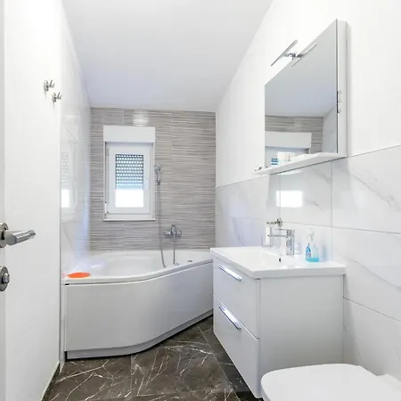 Family Friendly With A Swimming Pool Okrug Gornji, Ciovo - 21969 Apartment Trogir