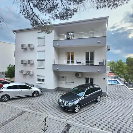 Family Friendly With A Swimming Pool Okrug Gornji, Ciovo - 21969 Apartment