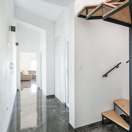 Family Friendly With A Swimming Pool Okrug Gornji, Ciovo - 21969 Trogir
