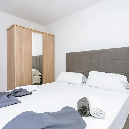 Apartment Family Friendly With A Swimming Pool Okrug Gornji, Ciovo - 21969 *